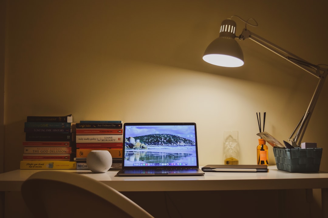 Photo desk lamp
