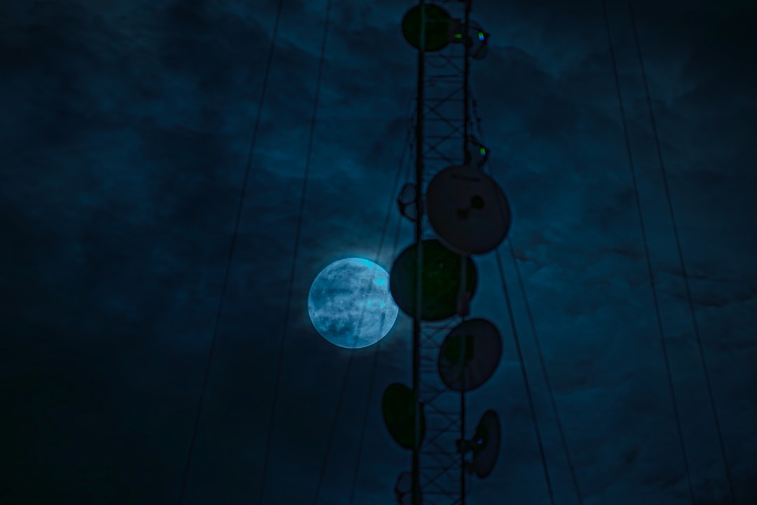 Photo moon chandelier